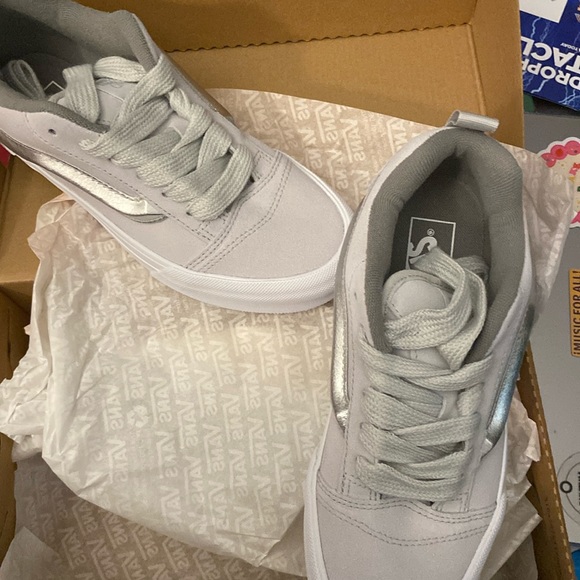 NWT VANS Knu Skool Metallic Silver/grey sneakers - Picture 1 of 9